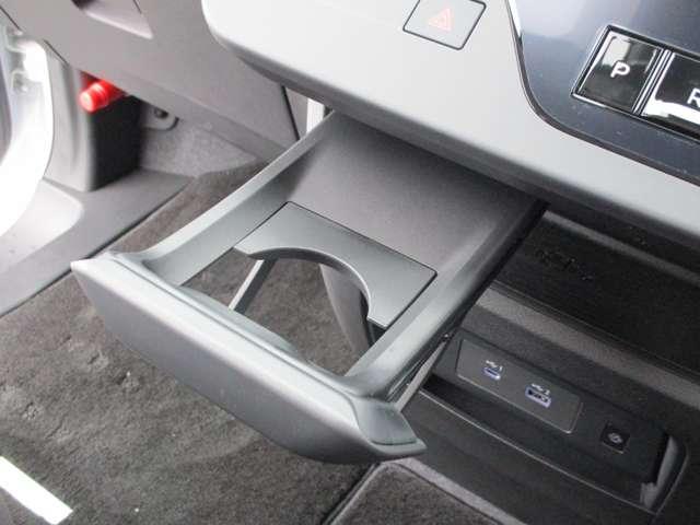 セレナ ２．０　ハイウェイスターＶ　アラウンドビューモニター・ドライブレコー　地上デジタル　ＬＫＡ　追従クルーズ　アイドリングＳ　スマートキー＆プッシュスタート　両側自動ドア　３列シート　Ｂカメラ　ＥＴＣ装備　ドラレコ　エアコン　ＡＢＳ（27枚目）