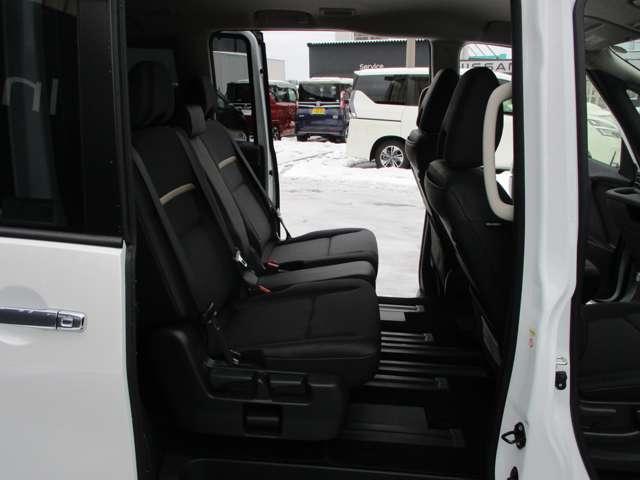 セレナ ２．０　ハイウェイスターＶ　アラウンドビューモニター・ドライブレコー　地上デジタル　ＬＫＡ　追従クルーズ　アイドリングＳ　スマートキー＆プッシュスタート　両側自動ドア　３列シート　Ｂカメラ　ＥＴＣ装備　ドラレコ　エアコン　ＡＢＳ（36枚目）