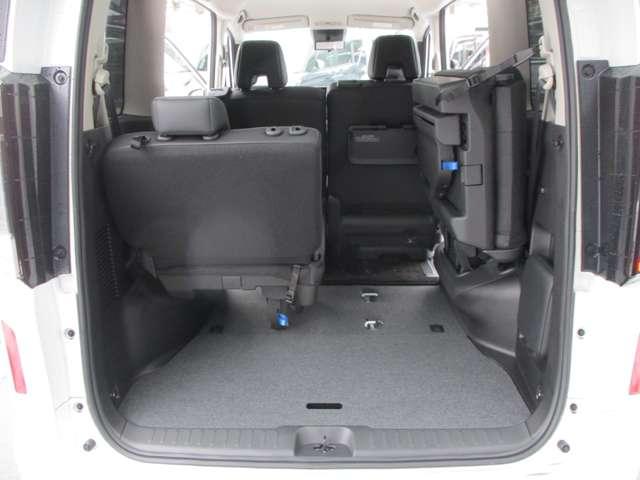 セレナ ２．０　ハイウェイスターＶ　アラウンドビューモニター・ドライブレコー　地上デジタル　ＬＫＡ　追従クルーズ　アイドリングＳ　スマートキー＆プッシュスタート　両側自動ドア　３列シート　Ｂカメラ　ＥＴＣ装備　ドラレコ　エアコン　ＡＢＳ（39枚目）