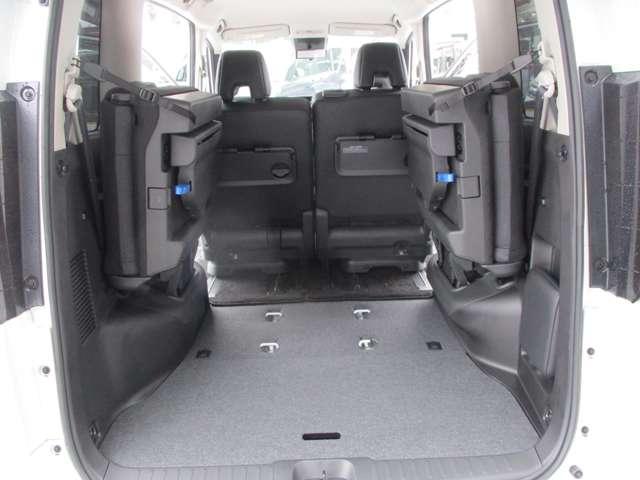 セレナ ２．０　ハイウェイスターＶ　アラウンドビューモニター・ドライブレコー　地上デジタル　ＬＫＡ　追従クルーズ　アイドリングＳ　スマートキー＆プッシュスタート　両側自動ドア　３列シート　Ｂカメラ　ＥＴＣ装備　ドラレコ　エアコン　ＡＢＳ（40枚目）