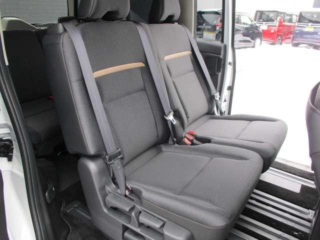 セレナ ２．０　ハイウェイスターＶ　アラウンドビューモニター・ドライブレコー　地上デジタル　ＬＫＡ　追従クルーズ　アイドリングＳ　スマートキー＆プッシュスタート　両側自動ドア　３列シート　Ｂカメラ　ＥＴＣ装備　ドラレコ　エアコン　ＡＢＳ（42枚目）