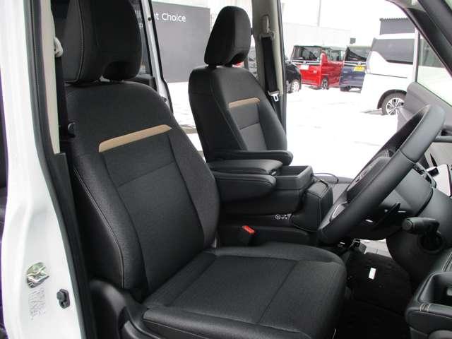 セレナ ２．０　ハイウェイスターＶ　アラウンドビューモニター・ドライブレコー　地上デジタル　ＬＫＡ　追従クルーズ　アイドリングＳ　スマートキー＆プッシュスタート　両側自動ドア　３列シート　Ｂカメラ　ＥＴＣ装備　ドラレコ　エアコン　ＡＢＳ（43枚目）