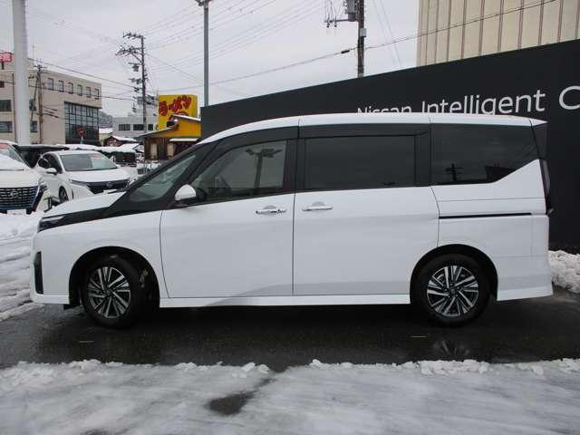 セレナ ２．０　ハイウェイスターＶ　アラウンドビューモニター・ドライブレコー　地上デジタル　ＬＫＡ　追従クルーズ　アイドリングＳ　スマートキー＆プッシュスタート　両側自動ドア　３列シート　Ｂカメラ　ＥＴＣ装備　ドラレコ　エアコン　ＡＢＳ（47枚目）