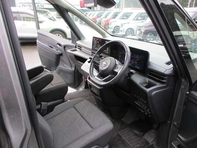 セレナ ２．０　ＸＶ　アラウンドビューモニター・ドライブレコー　両側オートスライドドア　ドライブレコーダー　ＬＥＤヘッドランプ　インテリジェントキー　ＡＢＳ　アダクティブクルーズコントロール　レーンキープアシスト　ＥＴＣ（35枚目）