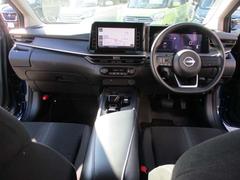 電気自動車ならではのｅ-ＰＯＷＥＲ専用コクピット。未体験のドライブが始まる予感に満ちています。 3