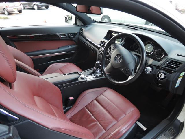 Ｅクラス Ｅ３５０　クーペ　レッドレザーインテリア・シートヒーター　ハーマンカードン　グリル　ヘッドライトスモークペイント　１８インチアルミホイール　前後ドラレコ　純正ナビ・地デジ（ＴＶキャンセラー）・バックカメラ（12枚目）