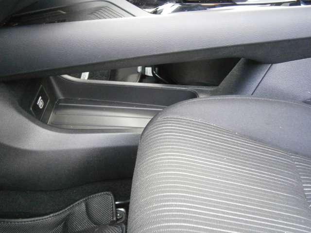 ノート 1.2 X FOUR 4WD ドラレコ・ETC・プロパイロット エアB PW インテリジェントキ- 4WD ETC ドラレコ バックカメラ アイドリングストップ ABS 盗難防止システム オートエアコン サイドエアバッグ 元試乗車 メモリーナビ ナビ&TV(18枚目)