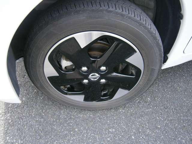 ルークス ６６０　Ｘ　４ＷＤ　ＥＴＣ・アラウンドビューモニター　エマブレ　全方位モニター　ワンオーナー　アルミホイール　４ＷＤ　ＥＴＣ　アイドリングストップ　スマートキー　キーレス　オートエアコン　運転席エアバック　バックカメラ　パワーウィンドウ（3枚目）