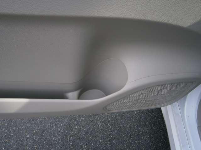 ルークス ６６０　Ｘ　４ＷＤ　ＥＴＣ・アラウンドビューモニター　エマブレ　全方位モニター　ワンオーナー　アルミホイール　４ＷＤ　ＥＴＣ　アイドリングストップ　スマートキー　キーレス　オートエアコン　運転席エアバック　バックカメラ　パワーウィンドウ（19枚目）