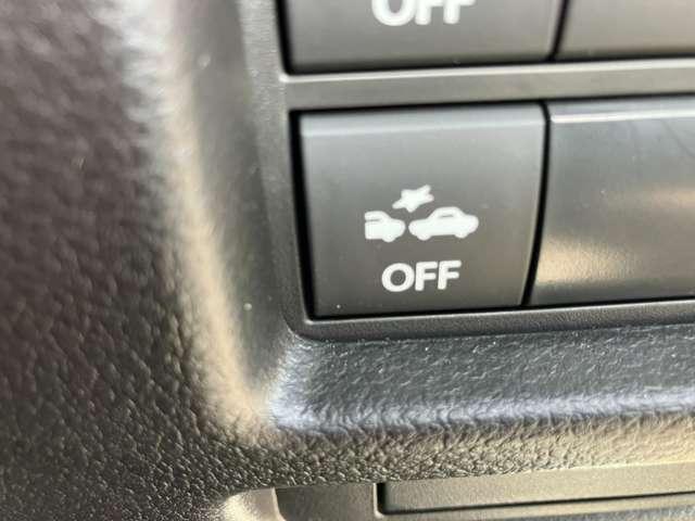 �y�f���A���J�����u���[�L�T�|�[�g�z�͑O���̎ԗ�����s�҂����m���A�Փ˂̋��ꂪ����Ή���\���ɂ���Čx�����A�Փ˂̉\�������܂�ƃu���[�L�𐧌䂵�A�Փ˂̉���܂��͏Փˎ��̔�Q�y����}��܂�