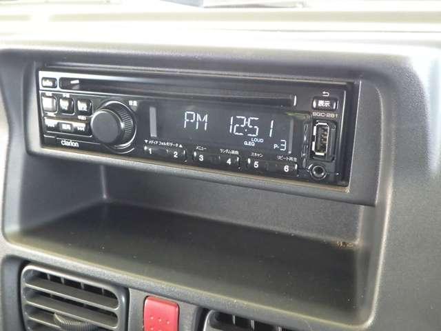 スーパーキャリイ X CDプレーヤー 衝突被害軽減ブレーキ 4WD パワーウィンドウ キーレスエントリー エアコン フォグランプ リヤゲートチェーン 運転席助手席エアバック ABS(4枚目)