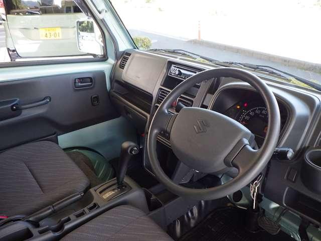 スーパーキャリイ X CDプレーヤー 衝突被害軽減ブレーキ 4WD パワーウィンドウ キーレスエントリー エアコン フォグランプ リヤゲートチェーン 運転席助手席エアバック ABS(9枚目)