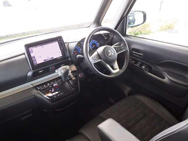 デリカミニ G プレミアム 元試乗車 メモリーナビ 全方位モニター ETC2.0 マイパイロット 衝突被害軽減ブレーキ 踏み間違い防止装置 パーキングセンサー 両側電動スライドドア デジタルルームミラー シートヒーター(4枚目)