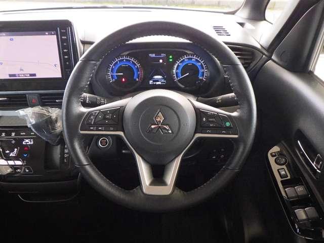 デリカミニ G プレミアム 元試乗車 メモリーナビ 全方位モニター ETC2.0 マイパイロット 衝突被害軽減ブレーキ 踏み間違い防止装置 パーキングセンサー 両側電動スライドドア デジタルルームミラー シートヒーター(9枚目)