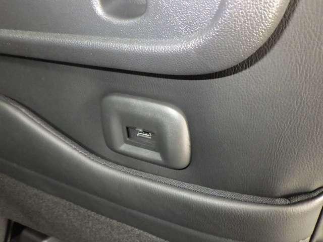 デリカミニ G プレミアム 元試乗車 メモリーナビ 全方位モニター ETC2.0 マイパイロット 衝突被害軽減ブレーキ 踏み間違い防止装置 パーキングセンサー 両側電動スライドドア デジタルルームミラー シートヒーター(43枚目)