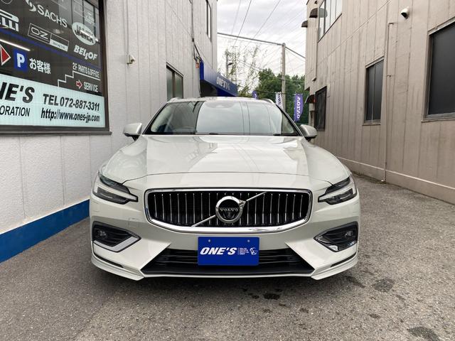 V60 T5 インスクリプション スタイリングPKG パノラマガラスサンルーフ(4枚目)