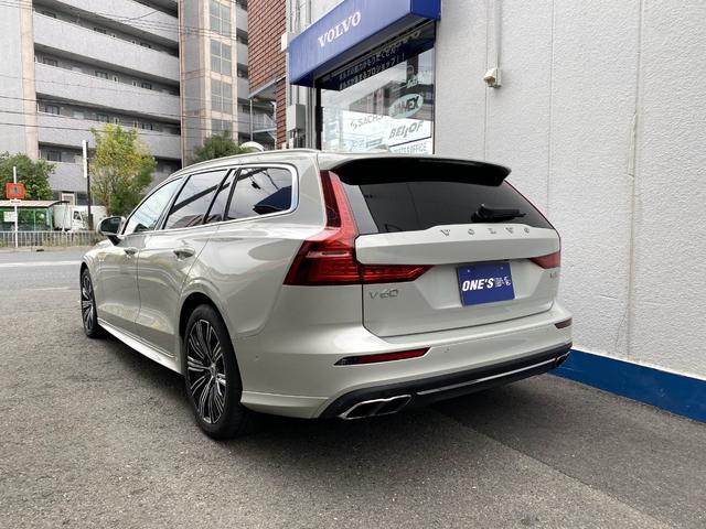 V60 T5 インスクリプション スタイリングPKG パノラマガラスサンルーフ(7枚目)