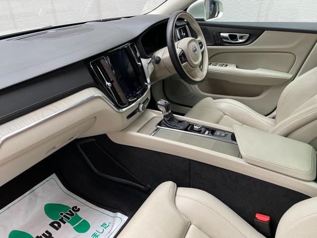 V60 T5 インスクリプション スタイリングPKG パノラマガラスサンルーフ(13枚目)