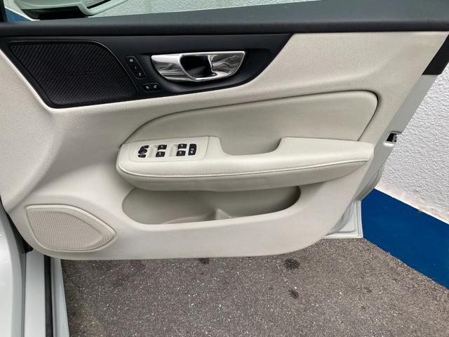 V60 T5 インスクリプション スタイリングPKG パノラマガラスサンルーフ(20枚目)