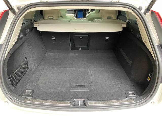 V60 T5 インスクリプション スタイリングPKG パノラマガラスサンルーフ(28枚目)