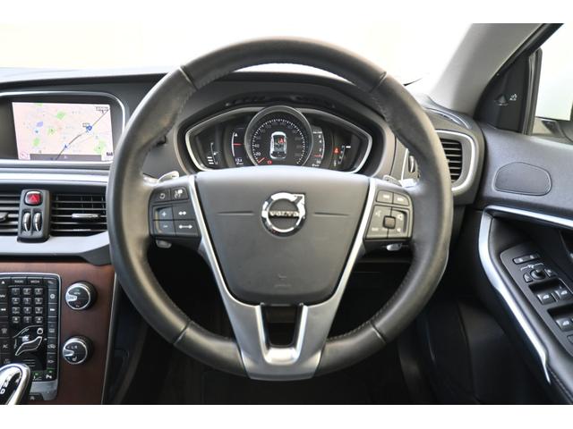 Ｖ４０ Ｔ３　クラシックエディション　弊社下取車　黒革シート　パノラマルーフ　シートヒーター　ハーマンカードン　１年保証（13枚目）