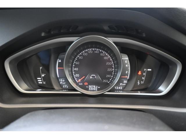 Ｖ４０ Ｔ３　クラシックエディション　弊社下取車　黒革シート　パノラマルーフ　シートヒーター　ハーマンカードン　１年保証（16枚目）