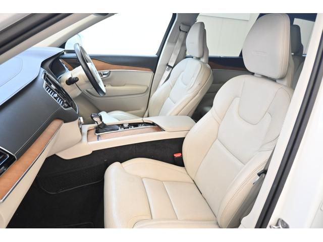 ＸＣ９０ Ｄ５　ＡＷＤ　インスクリプション　パノラマサンルーフ　白革シート　ハーマンカードン　シートヒーター　ステアリングヒーター　シートベンチレーション　１年保証（3枚目）