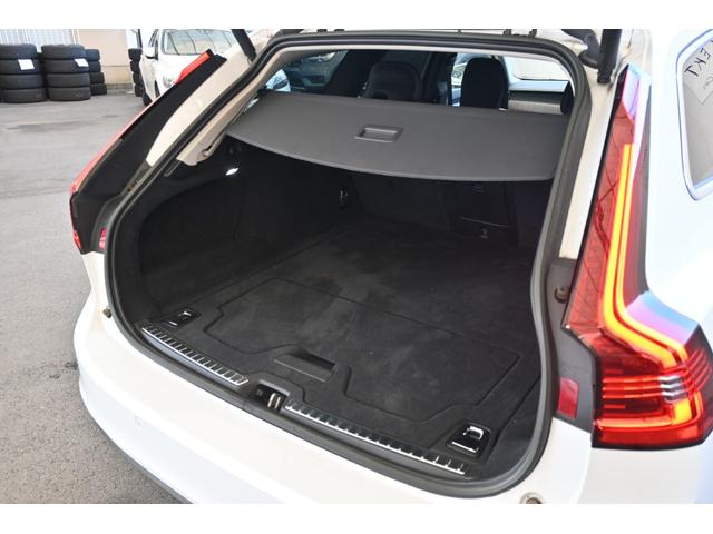 Ｖ９０ アルティメット　Ｂ５　認定中古車　ワンオーナー　パノラマサンルーフ　黒革シート　ハーマンカードン　シートヒーター　シートベンチレーション　令和９年９月新車保証（35枚目）