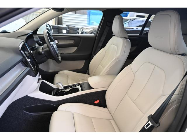 ＸＣ４０ Ｔ４　ＡＷＤ　インスクリプション　パノラマサンルーフ　白革シート　ステアリングヒーター　シートヒーター（2枚目）