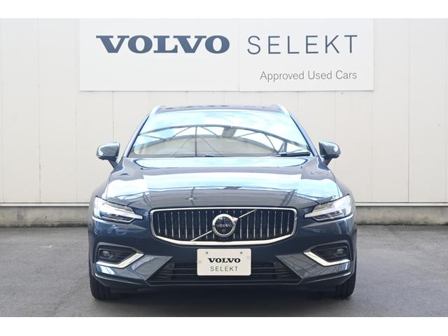 Ｖ６０ ウルトラ　Ｂ４　認定中古車　ワンオーナー　Ｇｏｏｇｌｅ搭載　白革シート　ハーマンカードン　シートヒーター　ステアリングヒーター　シートベンチレーション　令和１２年２月新車保証（6枚目）