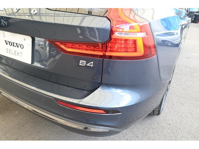 Ｖ６０ ウルトラ　Ｂ４　認定中古車　ワンオーナー　Ｇｏｏｇｌｅ搭載　白革シート　ハーマンカードン　シートヒーター　ステアリングヒーター　シートベンチレーション　令和１２年２月新車保証（30枚目）
