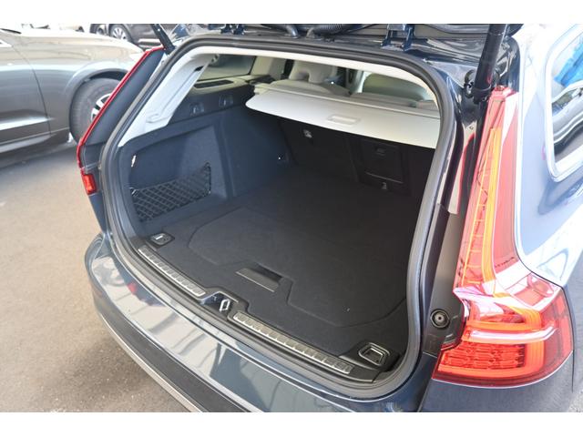 Ｖ６０ ウルトラ　Ｂ４　認定中古車　ワンオーナー　Ｇｏｏｇｌｅ搭載　白革シート　ハーマンカードン　シートヒーター　ステアリングヒーター　シートベンチレーション　令和１２年２月新車保証（33枚目）