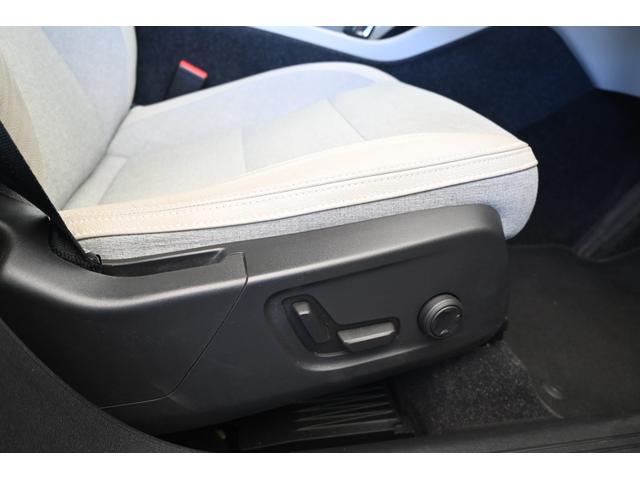 XC40 T4 モメンタム パノラマサンルーフ サンダーグレー/ホワイトルーフ(現在設定なし) パワーバックドア メーカー装着ナビ/TV 360°ビューカメラ アップルカープレイ対応 アダプティブクルーズコントロール(34枚目)