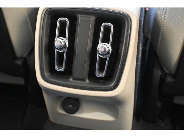 XC40 T4 モメンタム パノラマサンルーフ サンダーグレー/ホワイトルーフ(現在設定なし) パワーバックドア メーカー装着ナビ/TV 360°ビューカメラ アップルカープレイ対応 アダプティブクルーズコントロール(36枚目)