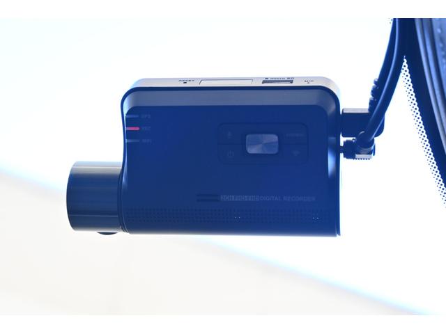 XC40 T4 モメンタム パノラマサンルーフ サンダーグレー/ホワイトルーフ(現在設定なし) パワーバックドア メーカー装着ナビ/TV 360°ビューカメラ アップルカープレイ対応 アダプティブクルーズコントロール(41枚目)