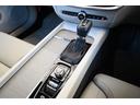 Ｔ５　インスクリプション　パノラマガラスルーフ　白革シート　ｈａｒｍａｎ／ｋａｒｄｏｎプレミアムサウンド・オーディオシステム　１９インチアルミホイール　ステアリングホイール・ヒーター　テイラード・ダッシュボード（人工皮革仕上）（34枚目）