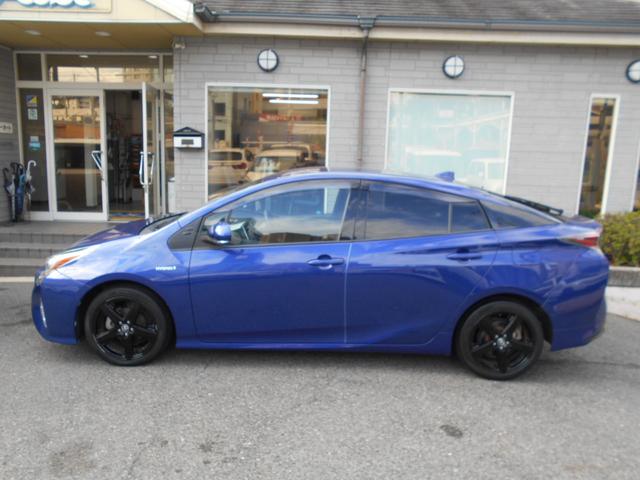 プリウス Aツーリングセレクション 1年保証/禁煙車/黒革シート/純正9型ナビ/地デジ/バックカメラ/シートヒーター/衝突軽減/レーダークルーズコントロール/LEDヘッドライト/(3枚目)