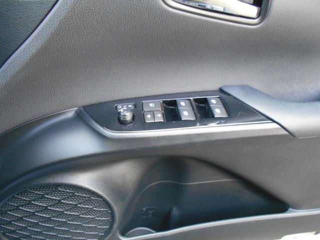 プリウス Aツーリングセレクション 1年保証/禁煙車/黒革シート/純正9型ナビ/地デジ/バックカメラ/シートヒーター/衝突軽減/レーダークルーズコントロール/LEDヘッドライト/(18枚目)