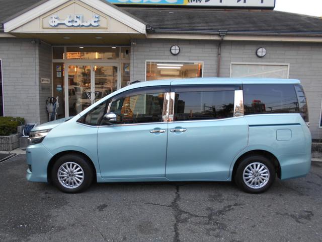 ヴォクシー X Cパッケージ 1年保証 禁煙車 リモコンキー 左側パワースライドドア SDナビ フルセグ バックカメラ ETC ヘッドライトレベライザー ウインカーミラー 純正AW(3枚目)