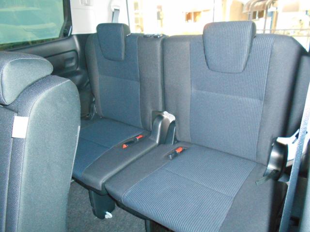 ヴォクシー X Cパッケージ 1年保証 禁煙車 リモコンキー 左側パワースライドドア SDナビ フルセグ バックカメラ ETC ヘッドライトレベライザー ウインカーミラー 純正AW(10枚目)