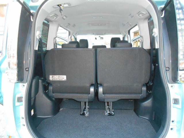 ヴォクシー X Cパッケージ 1年保証 禁煙車 リモコンキー 左側パワースライドドア SDナビ フルセグ バックカメラ ETC ヘッドライトレベライザー ウインカーミラー 純正AW(11枚目)