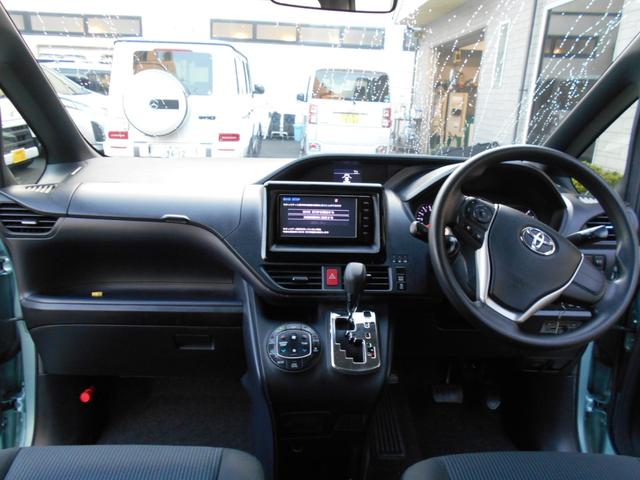 ヴォクシー X Cパッケージ 1年保証 禁煙車 リモコンキー 左側パワースライドドア SDナビ フルセグ バックカメラ ETC ヘッドライトレベライザー ウインカーミラー 純正AW(13枚目)