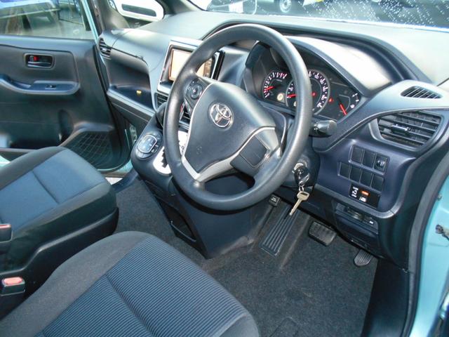 ヴォクシー X Cパッケージ 1年保証 禁煙車 リモコンキー 左側パワースライドドア SDナビ フルセグ バックカメラ ETC ヘッドライトレベライザー ウインカーミラー 純正AW(14枚目)