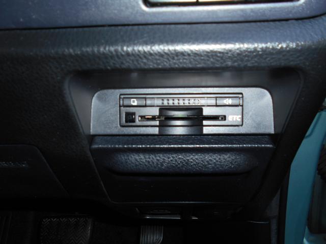 ヴォクシー X Cパッケージ 1年保証 禁煙車 リモコンキー 左側パワースライドドア SDナビ フルセグ バックカメラ ETC ヘッドライトレベライザー ウインカーミラー 純正AW(17枚目)