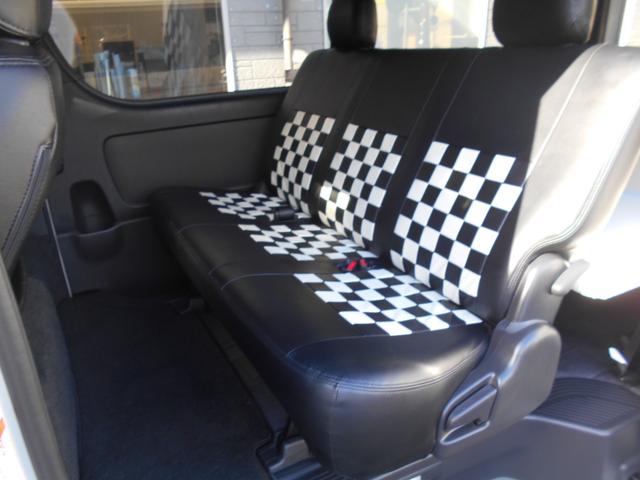 ハイエースバン スーパーＧＬ　ダークプライムＩＩ　１年保証　禁煙車　ベットキット　ＬＥＤヘットライト　メモリーナビゲーション　地デジ　スマキー　ＡＢＳ　フルフラット　盗難警報装置　運転席エアバッグ　リアクーラー　オートエアコン（9枚目）