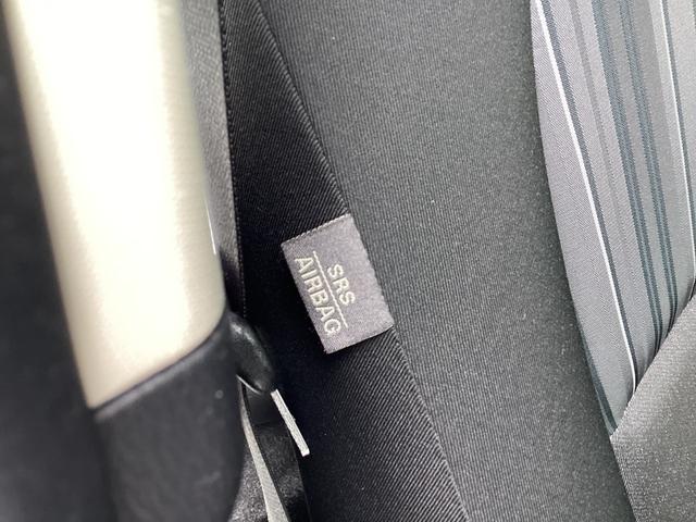 サイドエアバックはフロントシートのシートバックに内蔵されています。