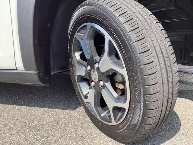 純正１５インチアルミホイールでスタイルバッチリ！１６５／６０Ｒ１５タイヤです