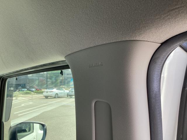 安心のカーテンエアバックはセンターピラーに内蔵しています。