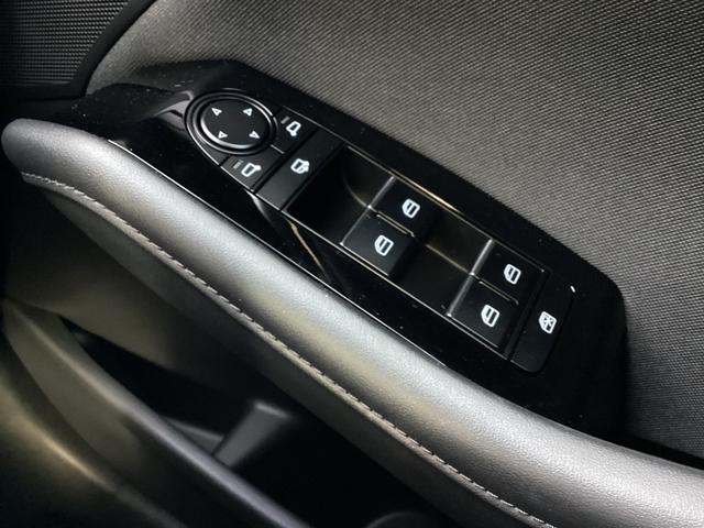 MAZDA3ファストバック 2.0 20S ツーリング 当社試乗車アップ車 ナビSDカード フルセグTVチューナー Bluetooth機能 USB接続端子 ワイヤレス充電Qi ETC 360°ビュー パワーシート シートヒータ パドルシフト Alexa機能(30枚目)
