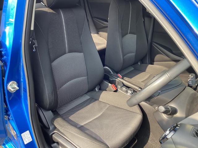 シックなブラック内装